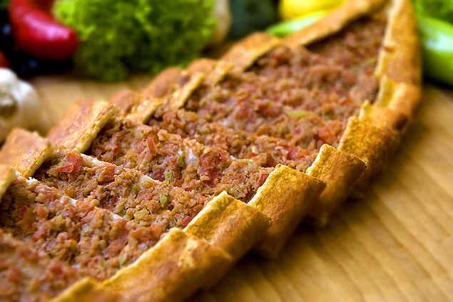 Kıymalı Pide - A Turkish style pizza with minced meat on